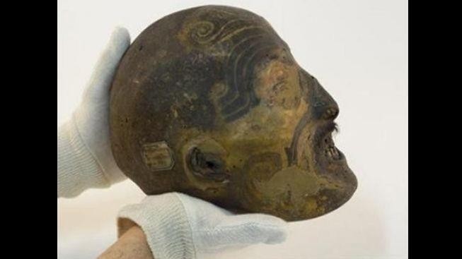 Francie vrátila Zélandu maorské tetované hlavy