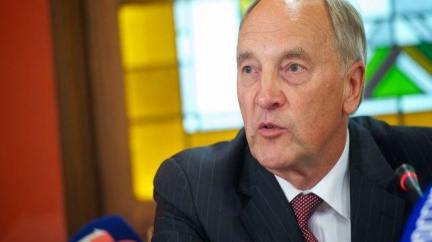 Krajně neobvyklé: V Rize se srazily vozy lotyšského prezidenta a šéfky parlamentu