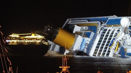 Zkáza lodi Concordia: Pátrání obnoveno. Mezi nezvěstnými pětiletá holčička i mladý pár