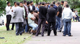 Novoroční útok ve Varnsdorfu má jednu oběť. Policie nařídila pitvu