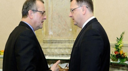 Česko půjčí MMF 50 miliard, Kalousek to popírá