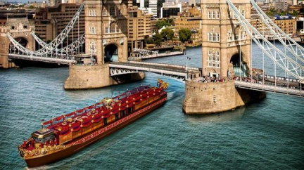 Londýn vypraví při královnině jubileu na Temži obří flotilu