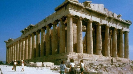 Zoufalství? Řecko je bez peněz, povolilo i reklamu s Akropolí