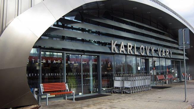 Karlovarskému letišti se daří. Loni odbavilo dosud nejvíce cestujících