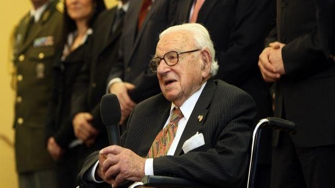 Stovky škol dostanou knihu Nickyho rodina o Nicholasi Wintonovi 