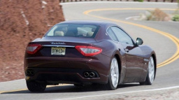 Desetiletý chlapec vzal otcovy klíčky a vyrazil na projížďku. V Maserati!