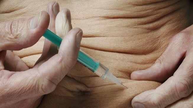 Inzulín zachraňuje životy už 90 let, v roce 1922 byl prvním mladý chlapec