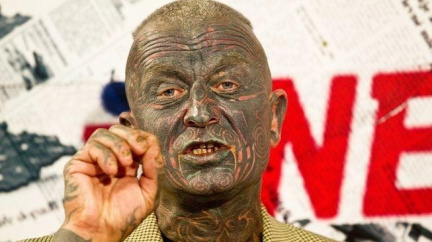 Franz podpořil podpisem své protivníky v boji o Hrad. Kromě Cibulky a Vandase