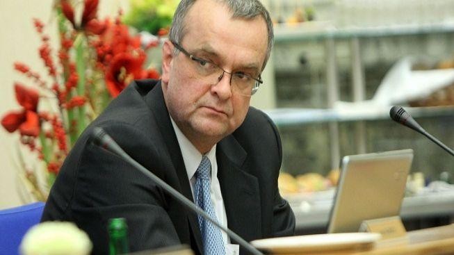 Kalousek se chce pokusit snížit letošní výdaje o 30 miliard