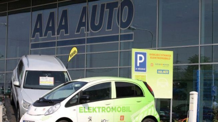 Vlastník AAA Auto Anthony Denny chce prodat většinu akcií firmy 