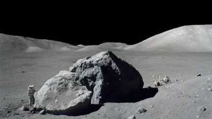 Češi před Vánoci nakupovali pozemky na Měsíci