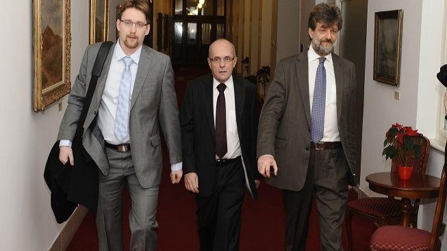 VV blokují církevní restituce, vláda opět přerušila jednání 