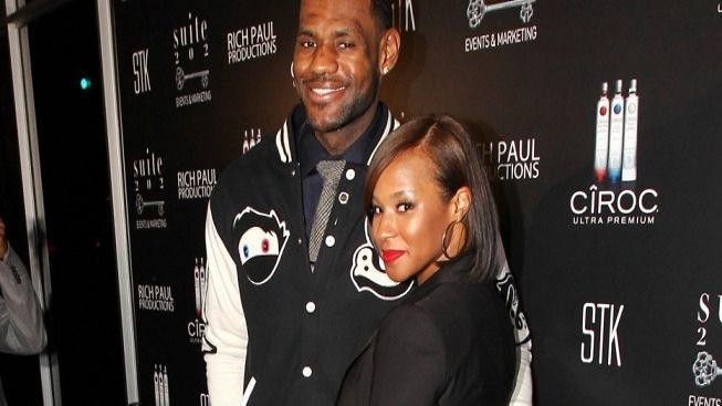 Čaroděj LeBron James napodobil Jordana. Požádal přítelkyni o ruku