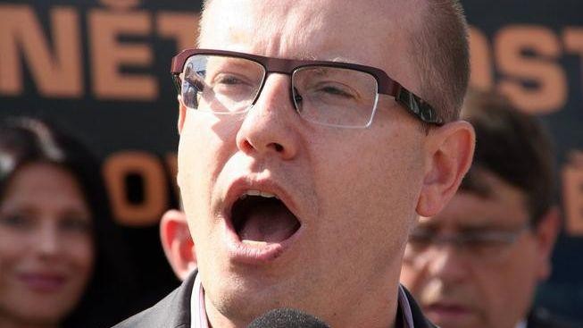 ČSSD startuje kampaň, bude opět čistě negativní: Ne, Nečasovi