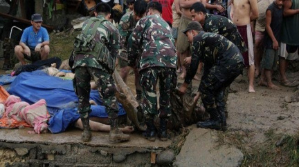 Počet obětí záplav na Filipínách dosáhl téměř 1500 