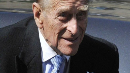 Manžel britské královny Alžběty strávil Vánoce v nemocnici