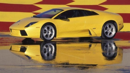 Američan vyhrál v soutěži Lamborghini a hned ho naboural