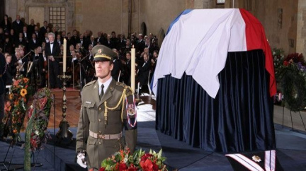 Veřejnost se loučí s Havlem ve Vladislavském sále 