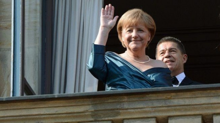 Merkelová žádá po Řecku plnění slibů, Atény po ní více času 