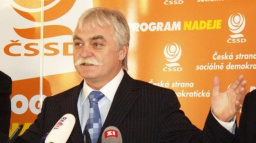 Ceny benzinu: ČSSD se snaží na krizi politicky profitovat populistickým návrhem
