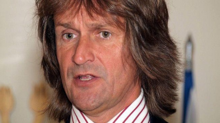 Vláda o půjčce pro MMF zatím nerozhodla. Zvrhlost, soptí Ševčík