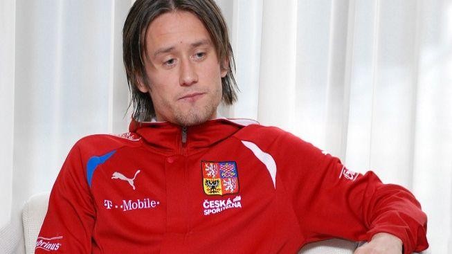 Wolfsburg potvrdil zájem o Rosického, Jiráček už podstoupil testy