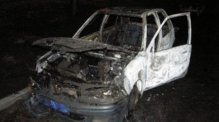 Mladý žhář založil kolem 100 požárů, než ho zadržela policie