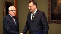 Prezident Klaus přijal demisi ministra kultury Bessera