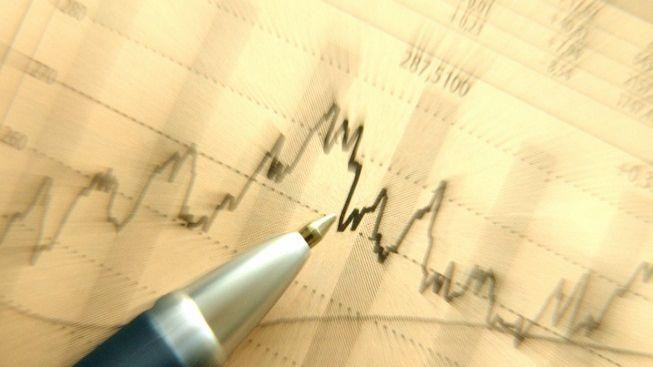 Lék na krizi? Zmrazit důchody a propustit policisty