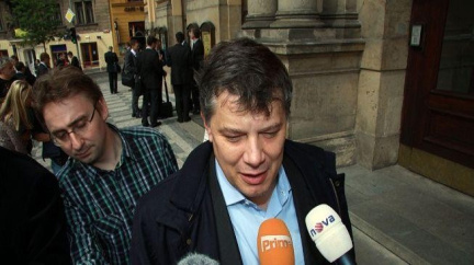 Hušák se vrací: Chci koupit halu a vinařství!