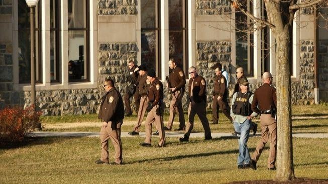 Střelec z virginské univerzity byl identifikován