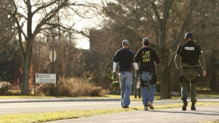 Střelba na americké škole: Policie důvod stále nezná