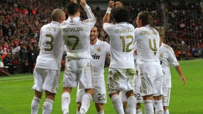 Real může výhrou v derby s Barcelonou udělat velký krok k titulu