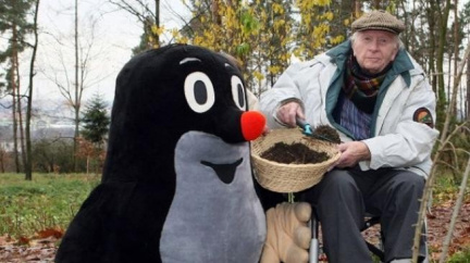 Ve Strašnickém krematoriu se koná poslední rozloučení se Zdeňkem Milerem