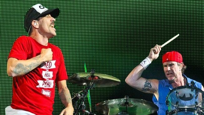 Obří turné Red Hot Chili Peppers zasáhne v létě i Prahu