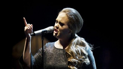 21 od Adele je nejprodávanější deskou století