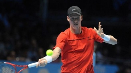 Berdych udolal Tipsareviče 2:1 na sety a udržel šanci na postup