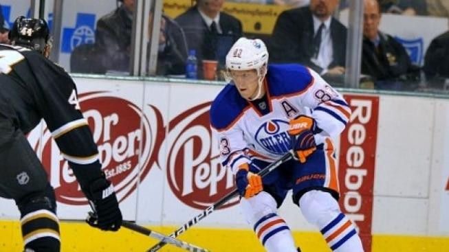 Hemský oslavil gólem a asistencí svůj pětistý zápas v NHL