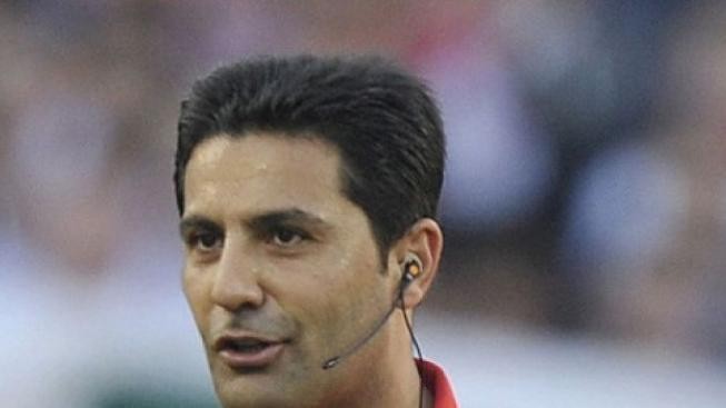 Rozhodčí si podřezal žíly. Bundesligový zápas byl odložen