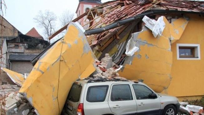 Výbuch zlikvidoval část domu. Dva lidé utrpěli lehčí zranění