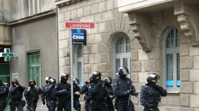 Obavy z demonstrací vyženou ve čtvrtek do ulic Prahy několik set policistů