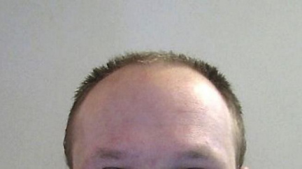 Atentátník Breivik poprvé veřejně u soudu: Soudce mu nedovolil promluvit