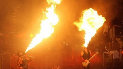 Rammstein v Praze: Ohnivá clona, ejakulace pěny a nadšený dav