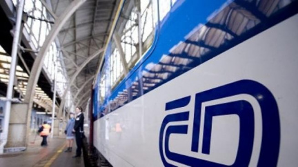 Do tragédie zbývaly jen metry: dva vlaky se ocitly na jedné koleji, dnes hned dvakrát!