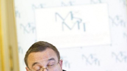 Dobešovo ministerstvo chybuje: Osobní údaje o romských dětech volně k dispozici na webu