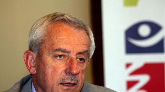 Heger lékařům přidá šest procent. Odbory chtěly deset