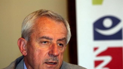 Heger lékařům přidá šest procent. Odbory chtěly deset