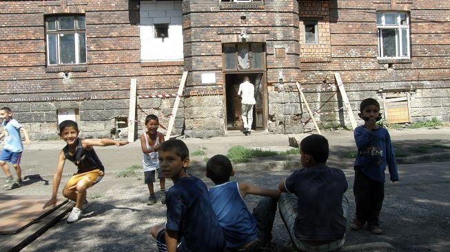 Majitel domů v ghettu dostal pokutu, lidé se zatím nestěhují