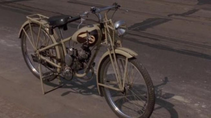 Zloději ukradli historický moped 