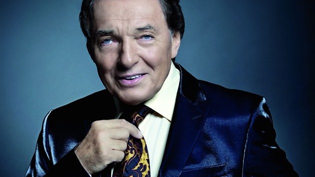 Karel Gott se dotkne lásky. Na novém albu zpívá Elvise i Jacksona